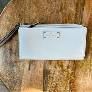 Kate Spade Wristlet Wallet Like New - Ivory